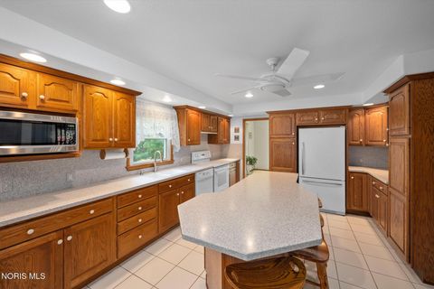 Tiny photo for 4255 Albon Road, Monclova, OH 43542 (MLS # 10008020)