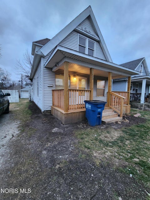 Photo of 1720 Stahlwood Avenue, Toledo, OH 43613 (MLS # 10014538)