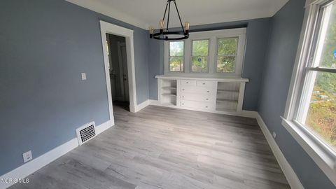 Tiny photo for 3110 Cambridge Street, Toledo, OH 43610 (MLS # 10007882)