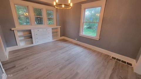 Tiny photo for 3110 Cambridge Street, Toledo, OH 43610 (MLS # 10007882)
