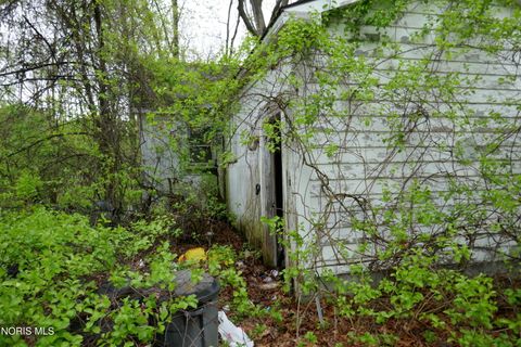 Tiny photo for 2430 Shetland Road, Toledo, OH 43617 (MLS # 10010028)
