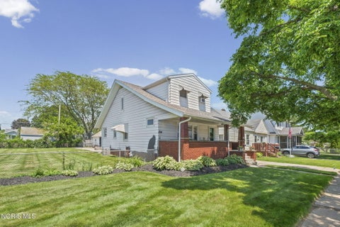 Tiny photo for 2559 106th Street, Toledo, OH 43611 (MLS # 10008683)