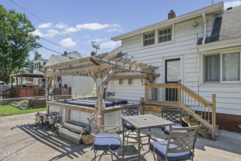 Tiny photo for 2559 106th Street, Toledo, OH 43611 (MLS # 10008683)