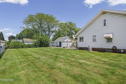 Tiny photo for 2559 106th Street, Toledo, OH 43611 (MLS # 10008683)