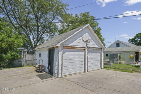 Tiny photo for 2559 106th Street, Toledo, OH 43611 (MLS # 10008683)