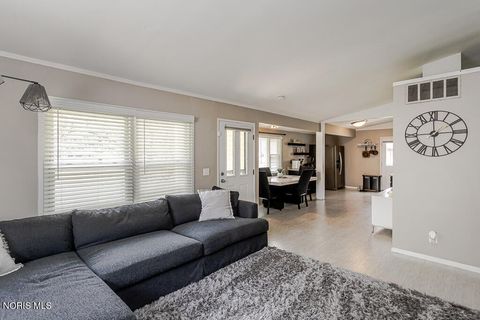 Tiny photo for 1818 Raynor Drive, Toledo, OH 43615 (MLS # 10006932)