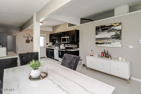 Tiny photo for 1818 Raynor Drive, Toledo, OH 43615 (MLS # 10006932)