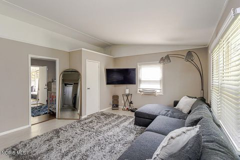 Tiny photo for 1818 Raynor Drive, Toledo, OH 43615 (MLS # 10006932)