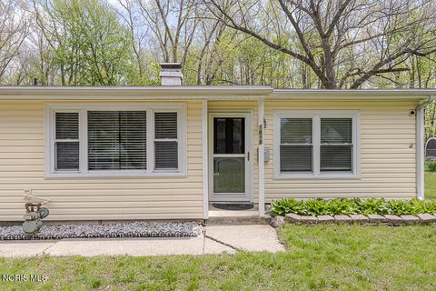 Photo of 1818 Raynor Drive, Toledo, OH 43615 (MLS # 10006932)