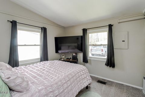 Tiny photo for 1818 Raynor Drive, Toledo, OH 43615 (MLS # 10006932)