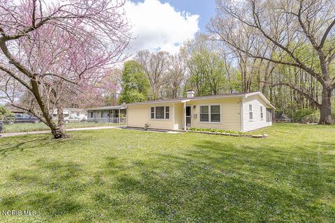 Tiny photo for 1818 Raynor Drive, Toledo, OH 43615 (MLS # 10006932)