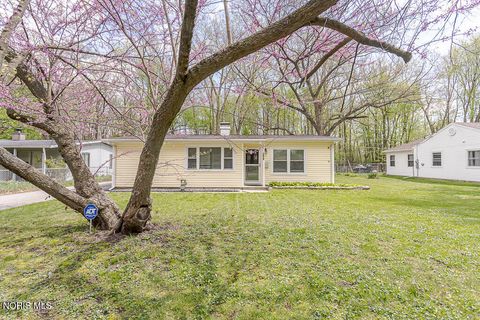 Tiny photo for 1818 Raynor Drive, Toledo, OH 43615 (MLS # 10006932)