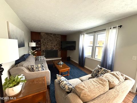 Tiny photo for 180 Southwood Drive, Perrysburg, OH 43551 (MLS # 10004476)