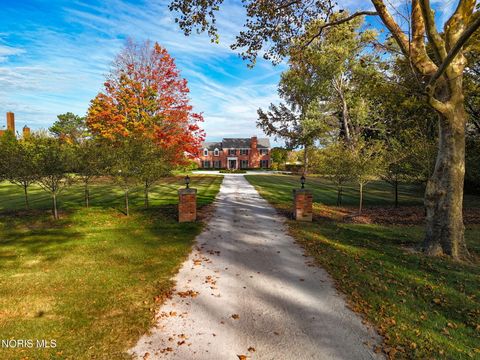 Tiny photo for 451 E Front Street, Perrysburg, OH 43551 (MLS # 10004172)