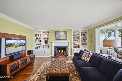 Tiny photo for 451 E Front Street, Perrysburg, OH 43551 (MLS # 10004172)