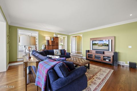 Tiny photo for 451 E Front Street, Perrysburg, OH 43551 (MLS # 10004172)