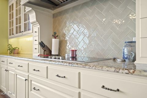 Tiny photo for 451 E Front Street, Perrysburg, OH 43551 (MLS # 10004172)