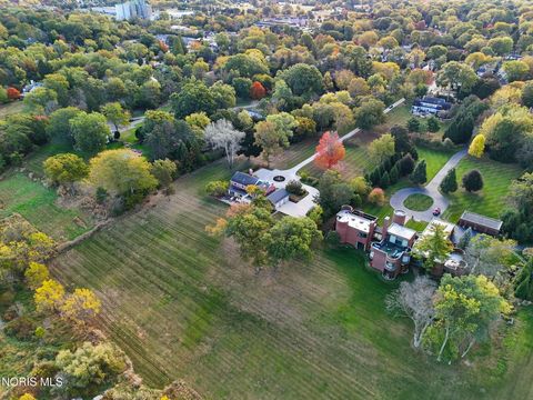 Tiny photo for 451 E Front Street, Perrysburg, OH 43551 (MLS # 10004172)