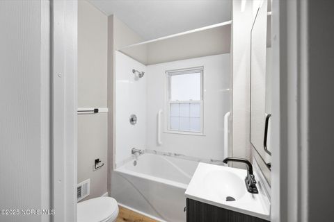 Tiny photo for 2659 Oak Grove Place, Toledo, OH 43613 (MLS # 10001830)