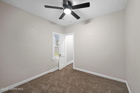 Tiny photo for 2659 Oak Grove Place, Toledo, OH 43613 (MLS # 10001830)