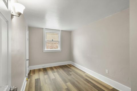 Tiny photo for 615 Maumee Avenue, Toledo, OH 43609 (MLS # 10007814)