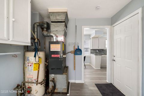 Tiny photo for 4841 Leamington Avenue, Toledo, OH 43613 (MLS # 10002376)