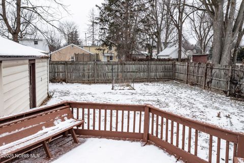 Tiny photo for 4841 Leamington Avenue, Toledo, OH 43613 (MLS # 10002376)