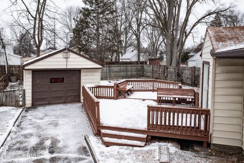 Photo of 4841 Leamington Avenue, Toledo, OH 43613 (MLS # 10002376)