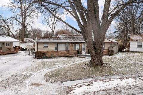 Tiny photo for 4841 Leamington Avenue, Toledo, OH 43613 (MLS # 10002376)