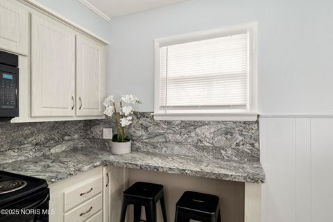 Tiny photo for 4841 Leamington Avenue, Toledo, OH 43613 (MLS # 10002376)