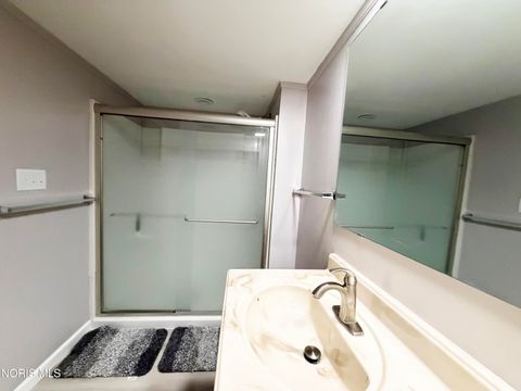Tiny photo for 425 W Ridge Drive #Apt 6, Fostoria, OH 44830 (MLS # 10007816)