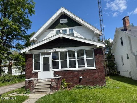 Photo of 815 Woodward Avenue, Toledo, OH 43608 (MLS # 10007430)