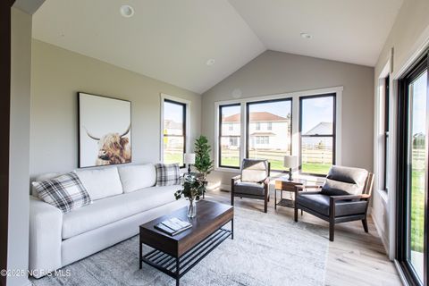 Tiny photo for 4351 Sage Street, Maumee, OH 43537 (MLS # 10001619)