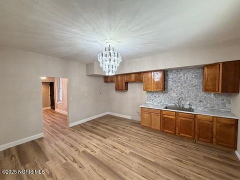 Tiny photo for 2743 Elm Street, Toledo, OH 43608 (MLS # 10002527)