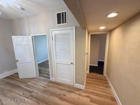 Tiny photo for 2743 Elm Street, Toledo, OH 43608 (MLS # 10002527)