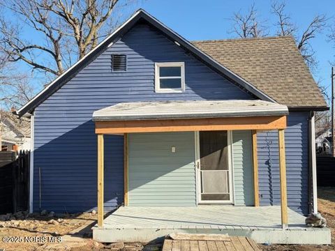 Tiny photo for 2743 Elm Street, Toledo, OH 43608 (MLS # 10002527)