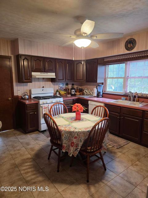 Tiny photo for 663 Foredale Avenue, Toledo, OH 43609 (MLS # 10000590)