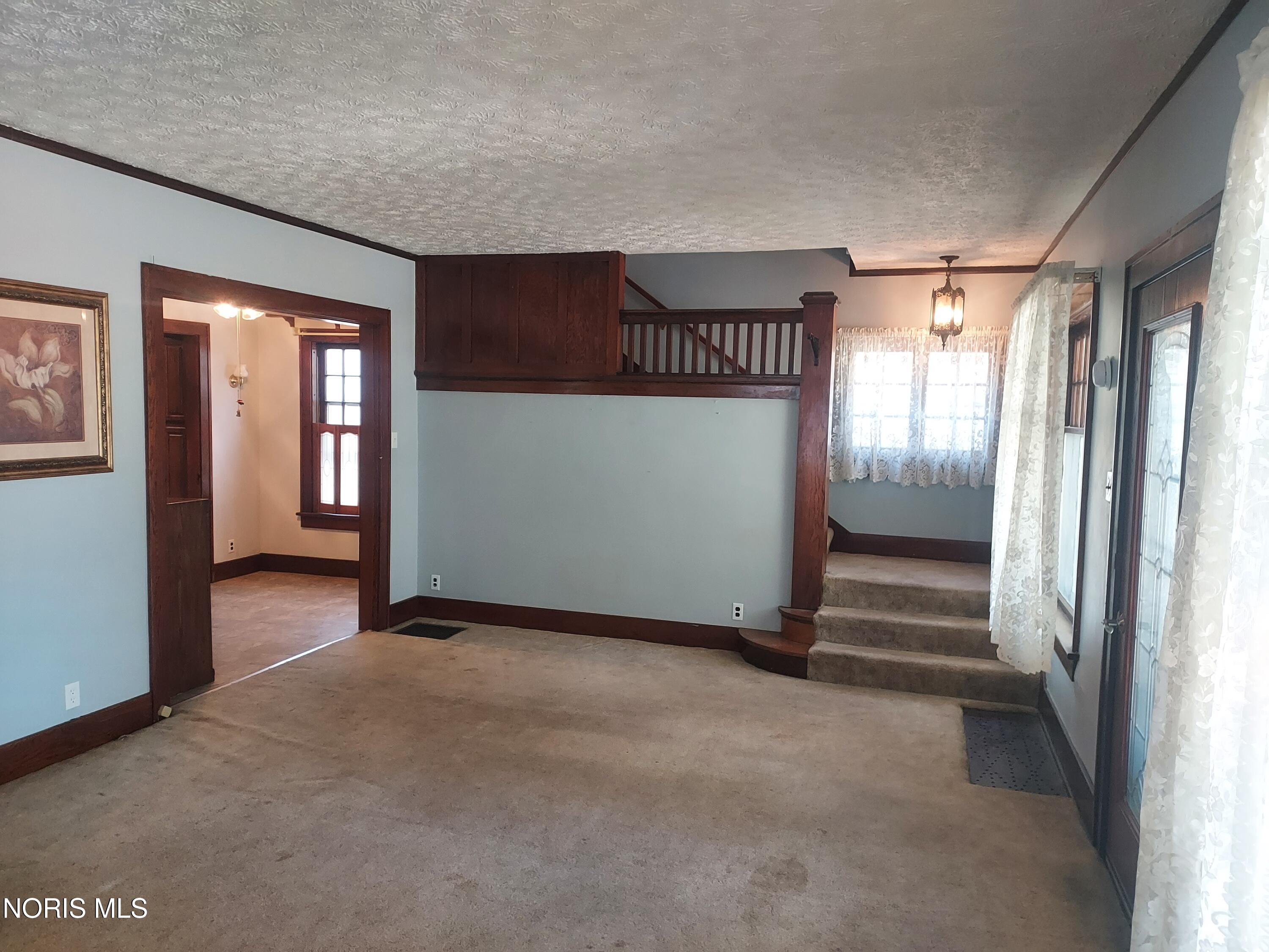 206 N High Street