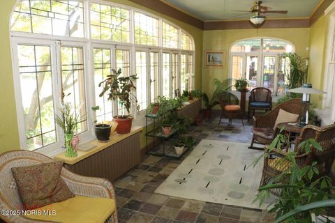 Tiny photo for 2815 Collingwood Boulevard, Toledo, OH 43610 (MLS # 10000388)