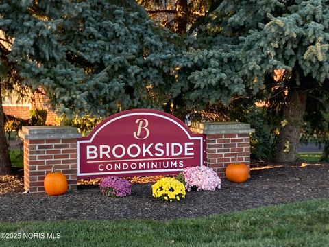 Tiny photo for 29964 Zachary Lane, Rossford, OH 43460 (MLS # 10000288)