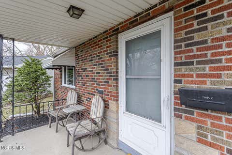 Tiny photo for 5542 Ashdale Court, Toledo, OH 43612 (MLS # 10010109)