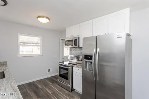 Tiny photo for 5542 Ashdale Court, Toledo, OH 43612 (MLS # 10010109)