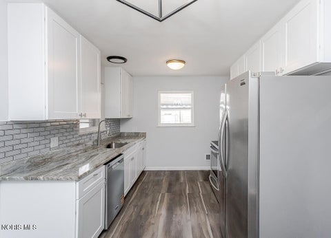 Tiny photo for 5542 Ashdale Court, Toledo, OH 43612 (MLS # 10010109)