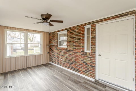 Tiny photo for 5542 Ashdale Court, Toledo, OH 43612 (MLS # 10010109)