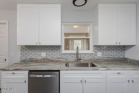 Tiny photo for 5542 Ashdale Court, Toledo, OH 43612 (MLS # 10010109)