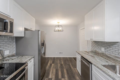 Tiny photo for 5542 Ashdale Court, Toledo, OH 43612 (MLS # 10010109)