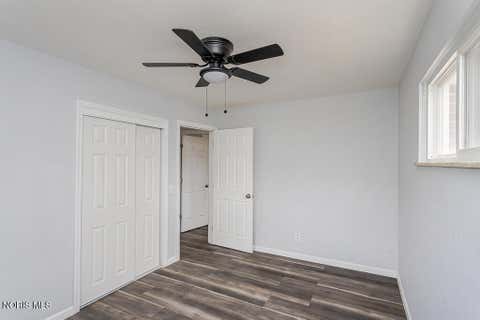 Tiny photo for 5542 Ashdale Court, Toledo, OH 43612 (MLS # 10010109)