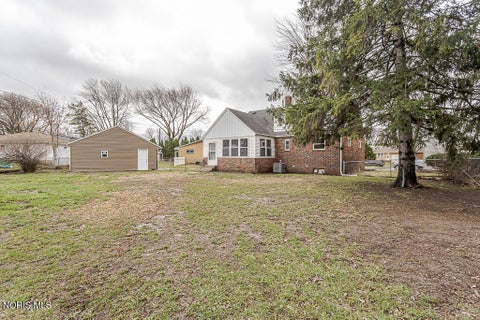 Tiny photo for 5542 Ashdale Court, Toledo, OH 43612 (MLS # 10010109)