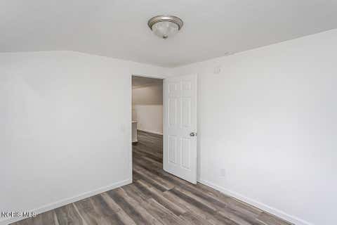 Tiny photo for 5542 Ashdale Court, Toledo, OH 43612 (MLS # 10010109)