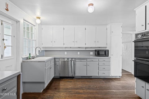 Tiny photo for 233 W Harrison Street, Maumee, OH 43537 (MLS # 10013853)